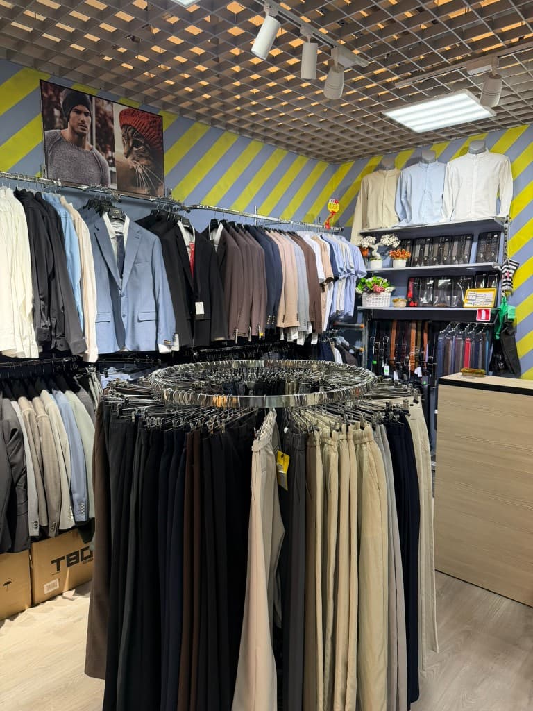 Интерьер магазина FOR MEN 9